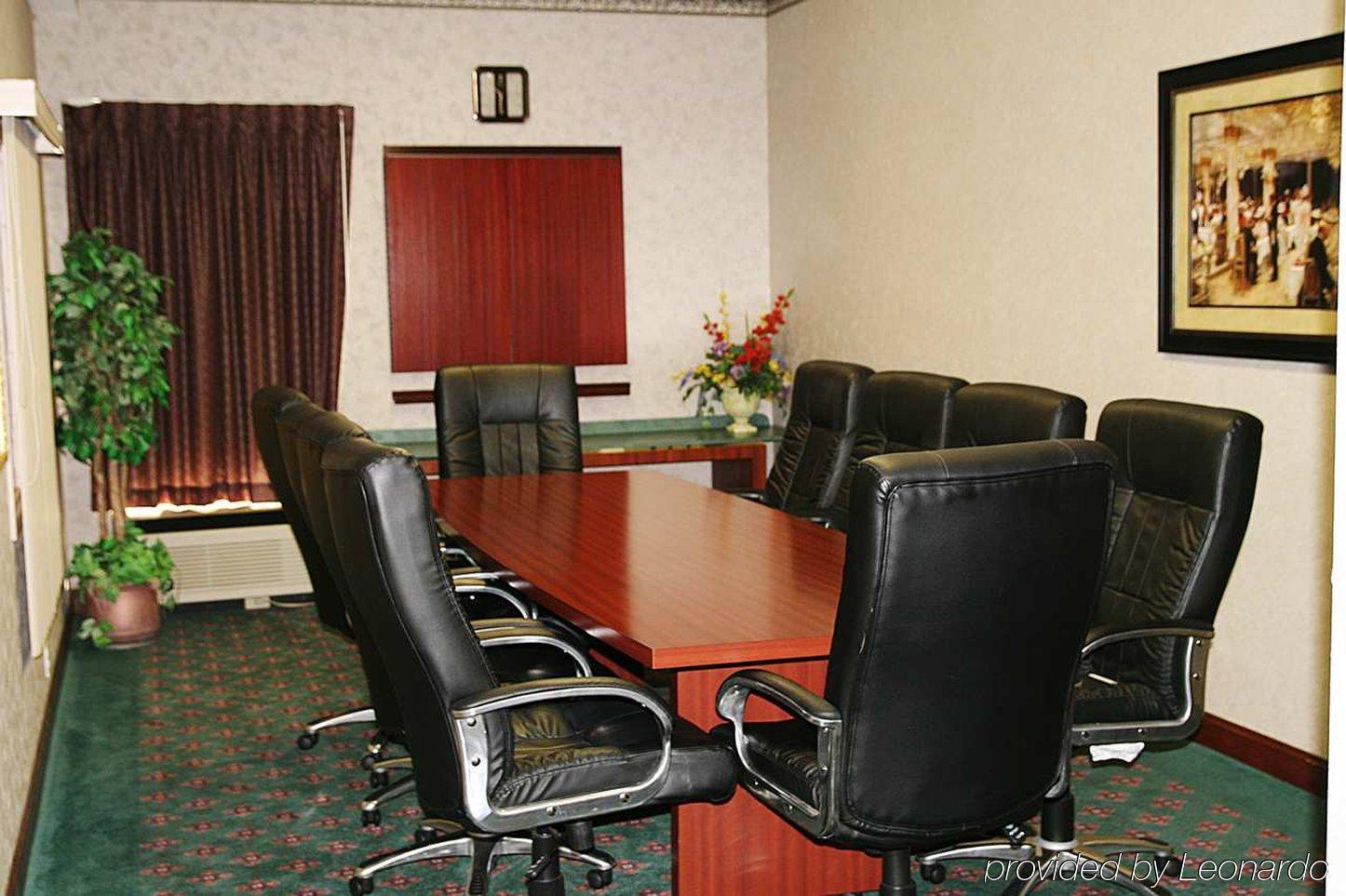 Hampton West 3*